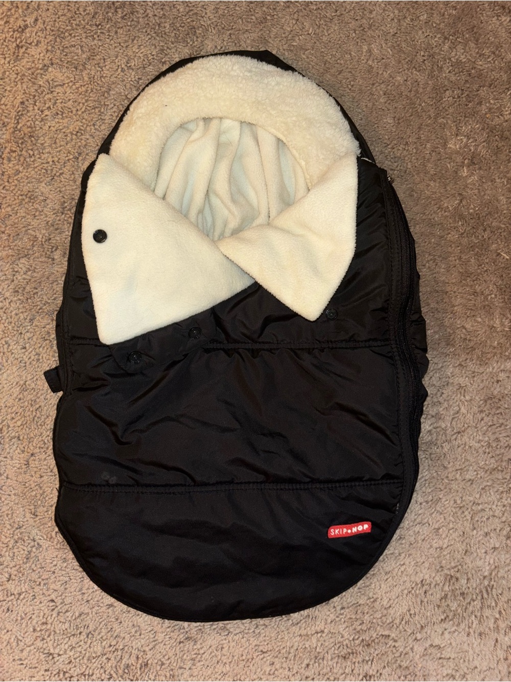 Skip Hop Black Infant Cozy infant car seat cover - Black with Cream Lining